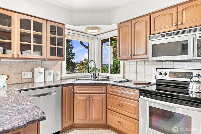 2006 Brashem Avenue, Bremerton, WA 98310