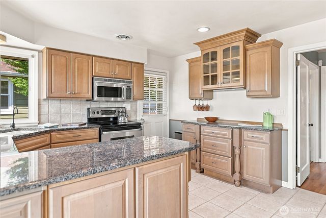 2006 Brashem Avenue, Bremerton, WA 98310