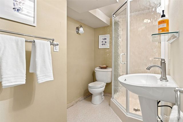 2006 Brashem Avenue, Bremerton, WA 98310
