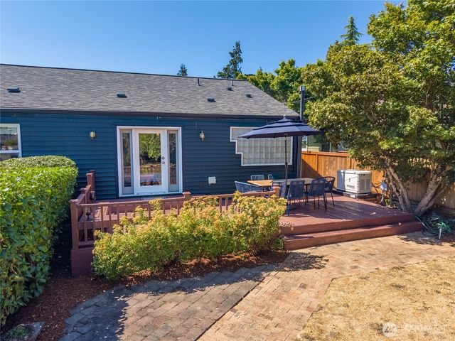 2006 Brashem Avenue, Bremerton, WA 98310