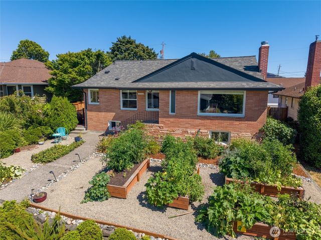 2006 Brashem Avenue, Bremerton, WA 98310