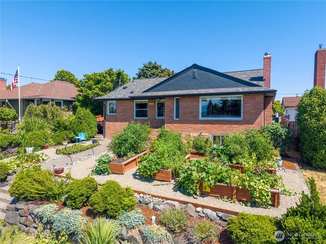 2006 Brashem Avenue, Bremerton, WA 98310
