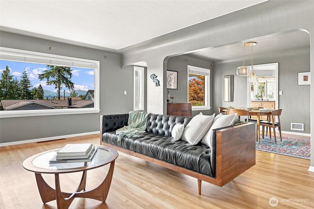2006 Brashem Avenue, Bremerton, WA 98310