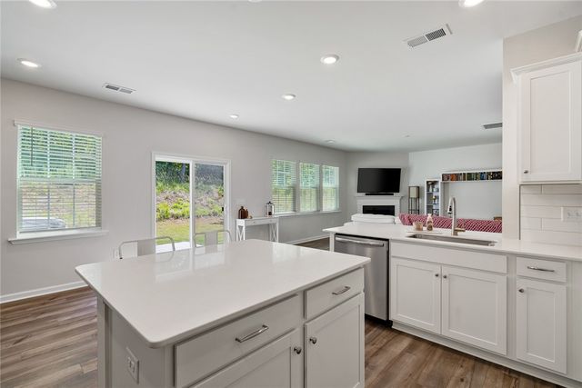 131 Somerset Lane, Central, SC 29630