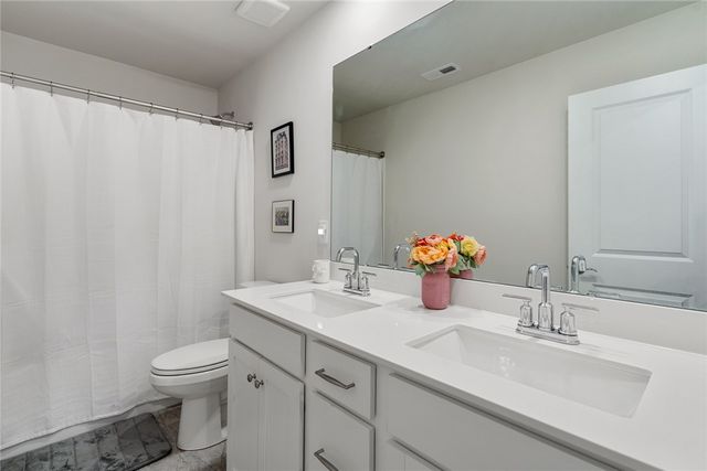 131 Somerset Lane, Central, SC 29630