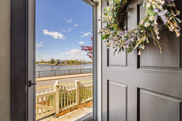 244 New Castle Avenue, Portsmouth, NH 03801