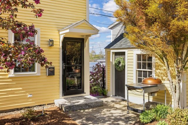 244 New Castle Avenue, Portsmouth, NH 03801