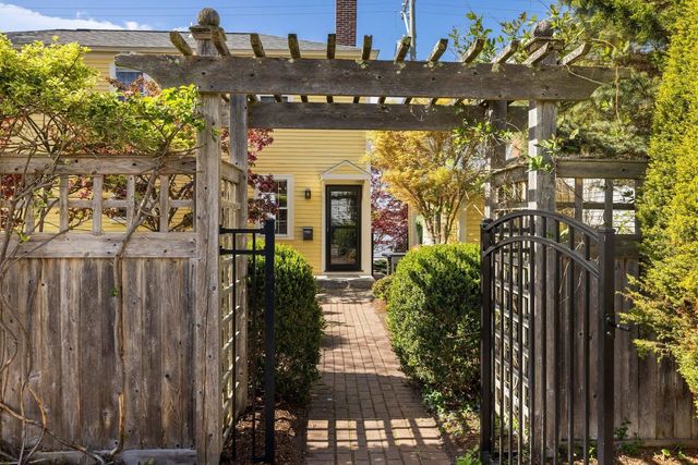 244 New Castle Avenue, Portsmouth, NH 03801