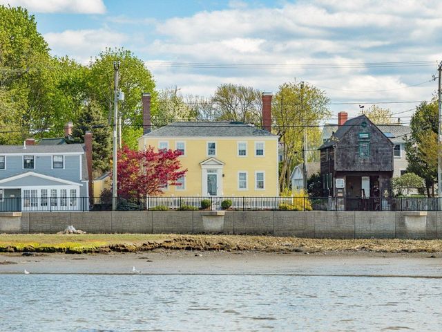 244 New Castle Avenue, Portsmouth, NH 03801