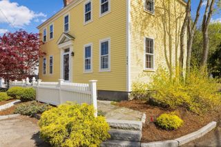 244 New Castle Avenue, Portsmouth, NH 03801