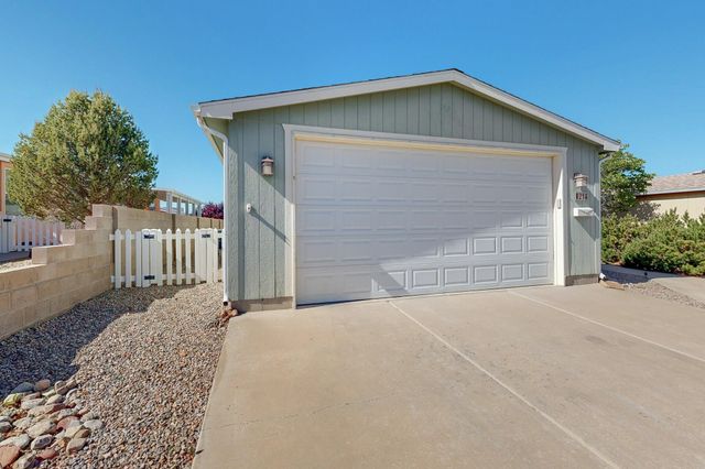 214 Sunrise Bluffs Drive, Belen, NM 87002