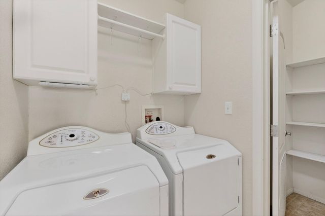 214 Sunrise Bluffs Drive, Belen, NM 87002