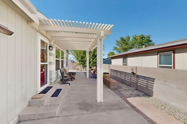 214 Sunrise Bluffs Drive, Belen, NM 87002
