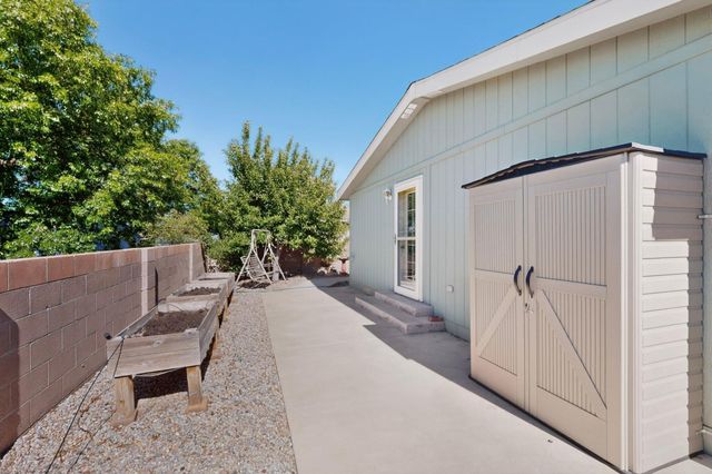 214 Sunrise Bluffs Drive, Belen, NM 87002