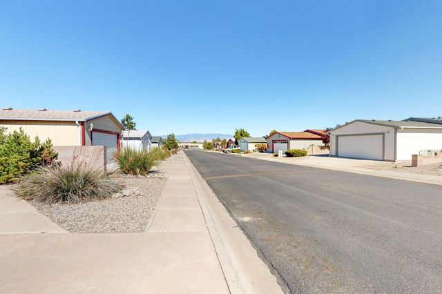 214 Sunrise Bluffs Drive, Belen, NM 87002