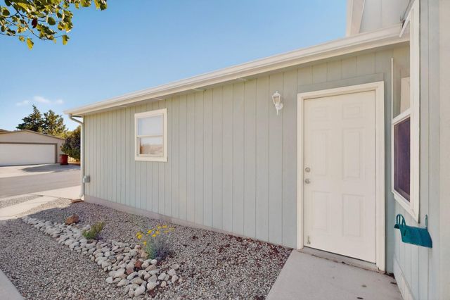 214 Sunrise Bluffs Drive, Belen, NM 87002