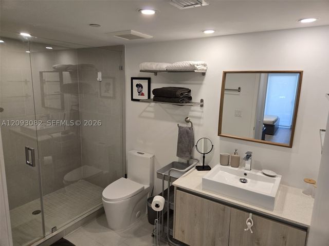 13800 Highland Dr 207, North Miami Beach, FL 33181