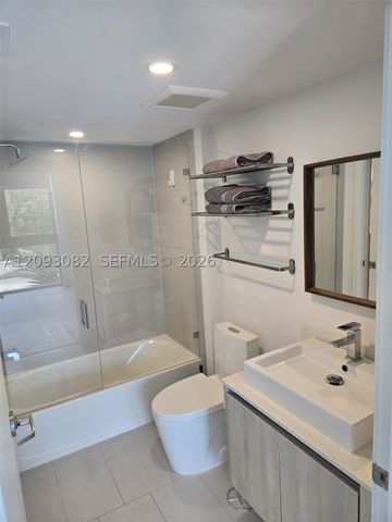 13800 Highland Dr 207, North Miami Beach, FL 33181
