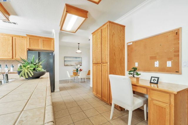 1145 Hartwell Ave, Stockton, CA 95209