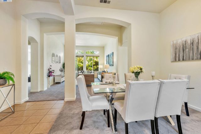 1145 Hartwell Ave, Stockton, CA 95209