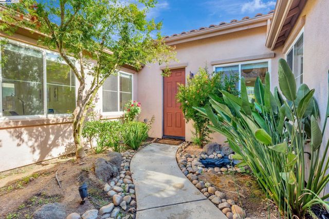 1145 Hartwell Ave, Stockton, CA 95209