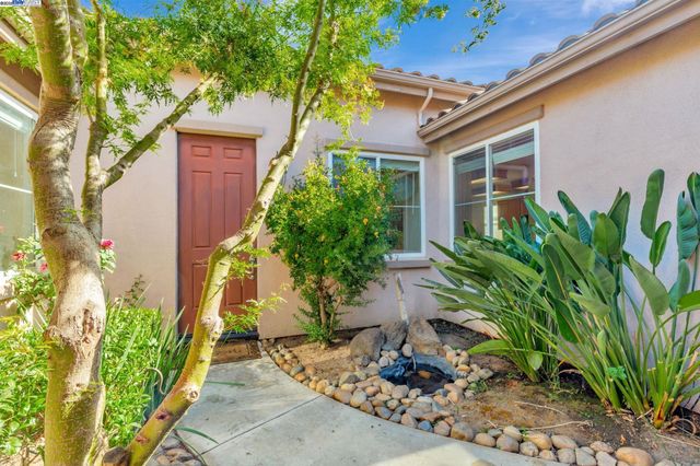 1145 Hartwell Ave, Stockton, CA 95209