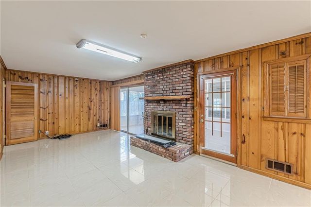 2110 Lavista Circle, Hapeville, GA 30354