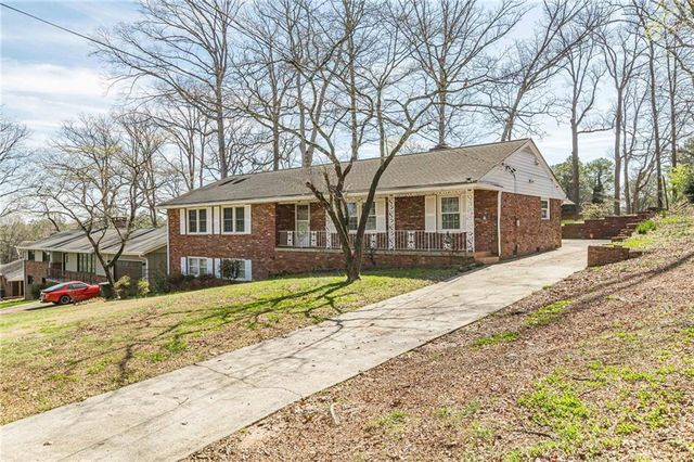 2110 Lavista Circle, Hapeville, GA 30354