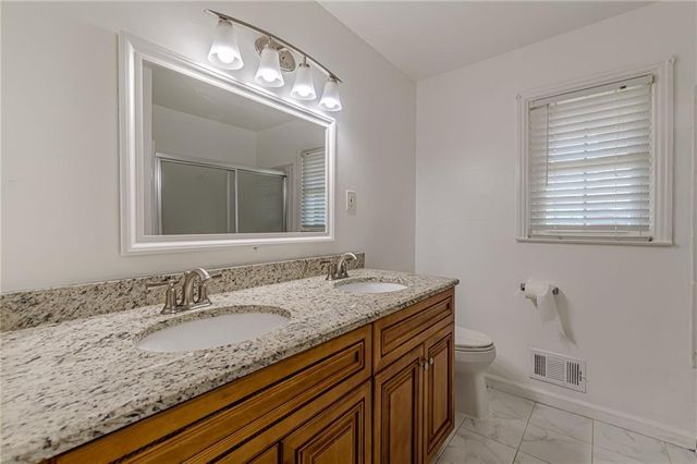 2110 Lavista Circle, Hapeville, GA 30354