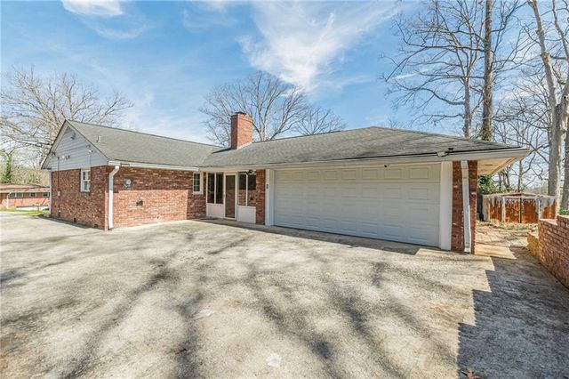 2110 Lavista Circle, Hapeville, GA 30354