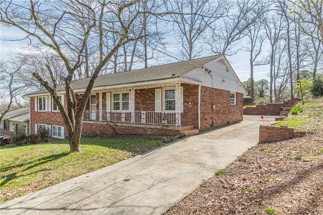 2110 Lavista Circle, Hapeville, GA 30354
