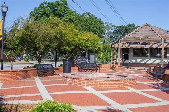 2110 Lavista Circle, Hapeville, GA 30354