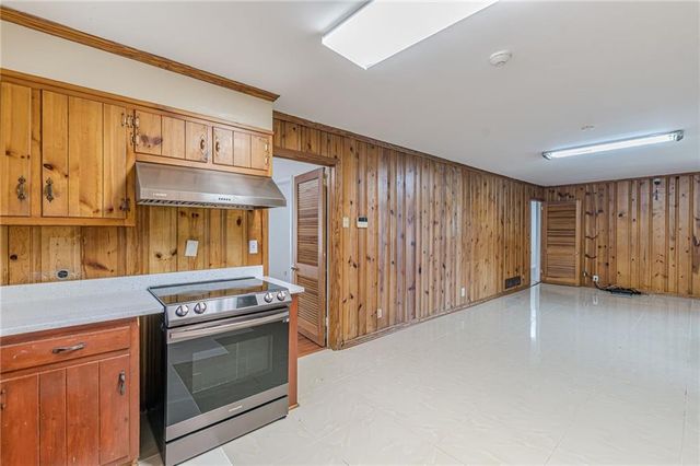 2110 Lavista Circle, Hapeville, GA 30354