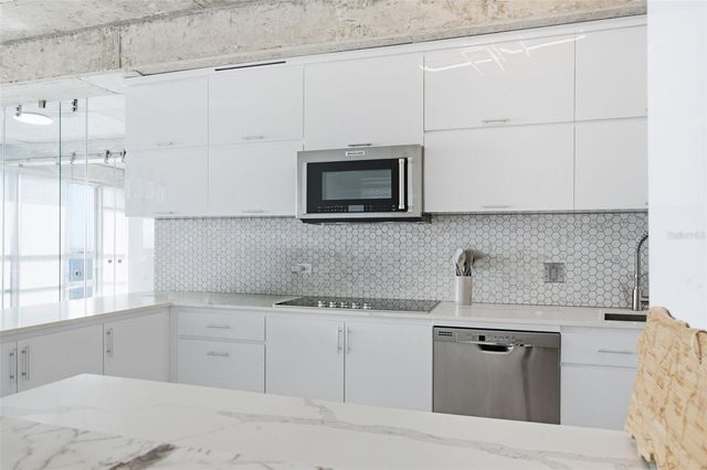 404 AVENIDA DE LA CONSTITUCIÓN PH 2408, San Juan, PR 00901