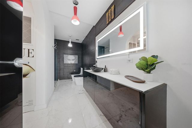 404 AVENIDA DE LA CONSTITUCIÓN PH 2408, San Juan, PR 00901