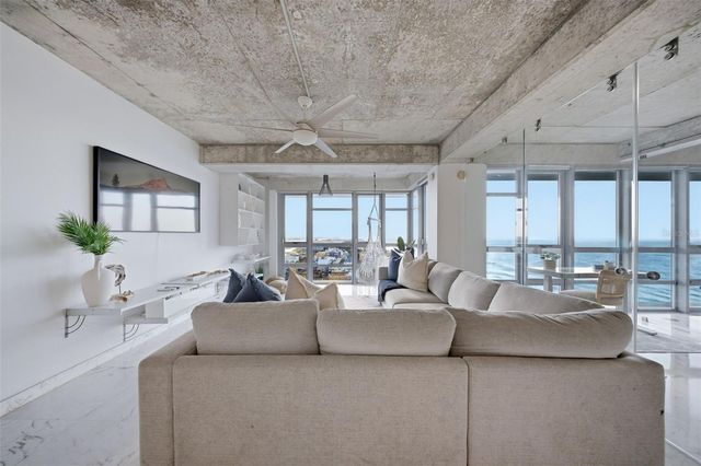 404 AVENIDA DE LA CONSTITUCIÓN PH 2408, San Juan, PR 00901