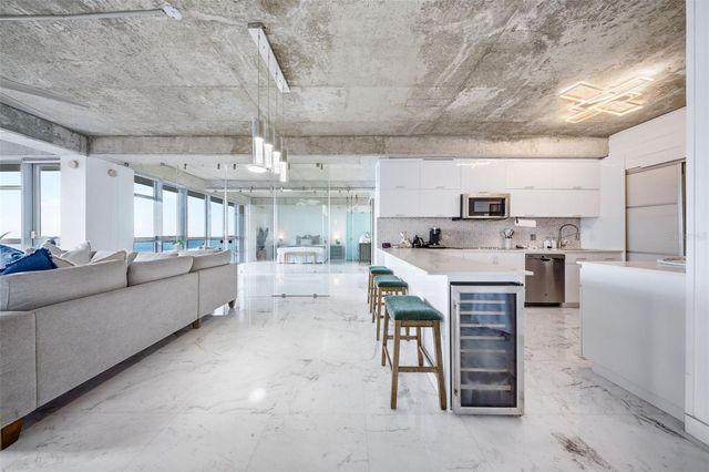 404 AVENIDA DE LA CONSTITUCIÓN PH 2408, San Juan, PR 00901