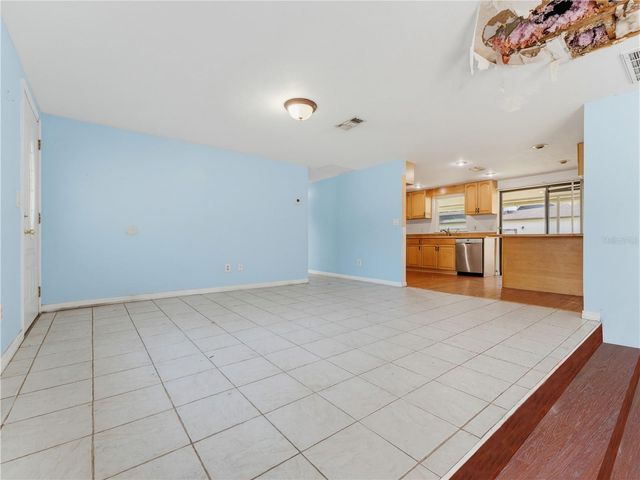 1116 E OAKWOOD STREET, Tarpon Springs, FL 34689