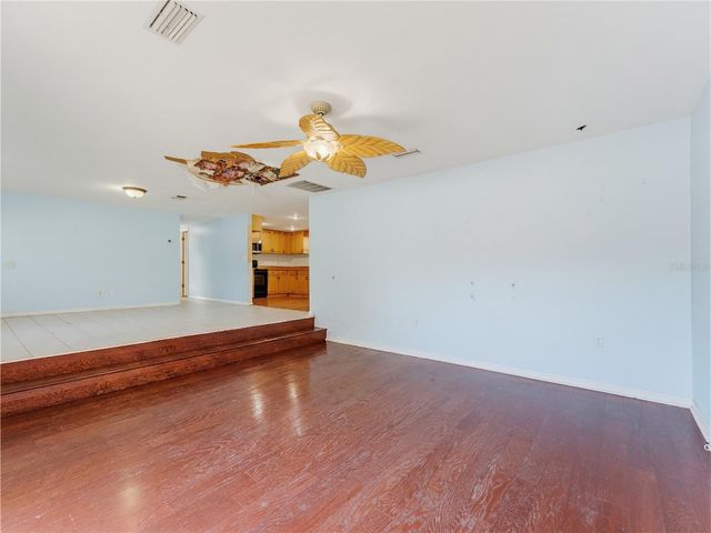1116 E OAKWOOD STREET, Tarpon Springs, FL 34689