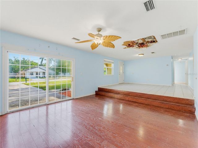 1116 E OAKWOOD STREET, Tarpon Springs, FL 34689