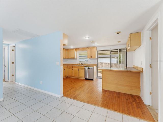 1116 E OAKWOOD STREET, Tarpon Springs, FL 34689