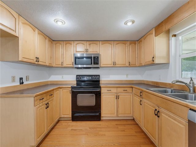 1116 E OAKWOOD STREET, Tarpon Springs, FL 34689