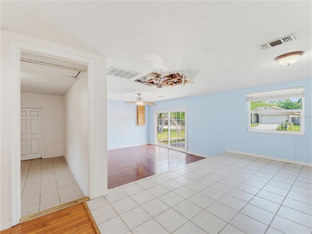 1116 E OAKWOOD STREET, Tarpon Springs, FL 34689