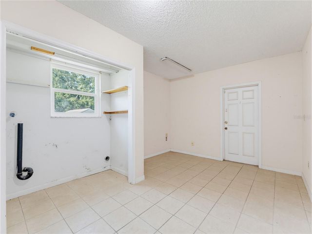 1116 E OAKWOOD STREET, Tarpon Springs, FL 34689
