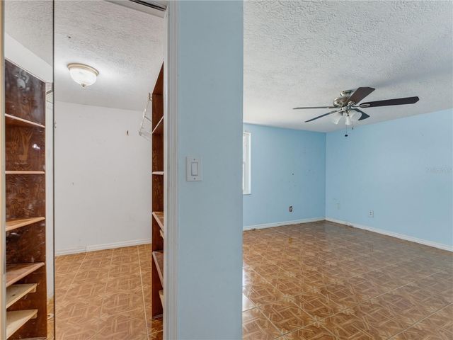 1116 E OAKWOOD STREET, Tarpon Springs, FL 34689