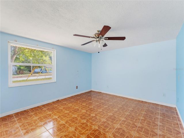 1116 E OAKWOOD STREET, Tarpon Springs, FL 34689