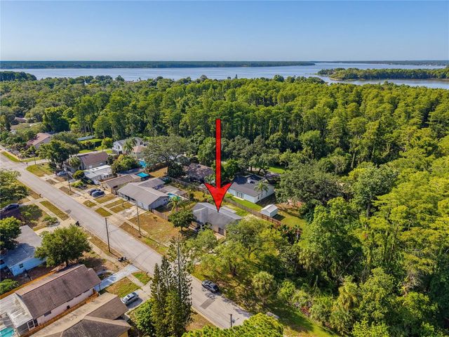 1116 E OAKWOOD STREET, Tarpon Springs, FL 34689