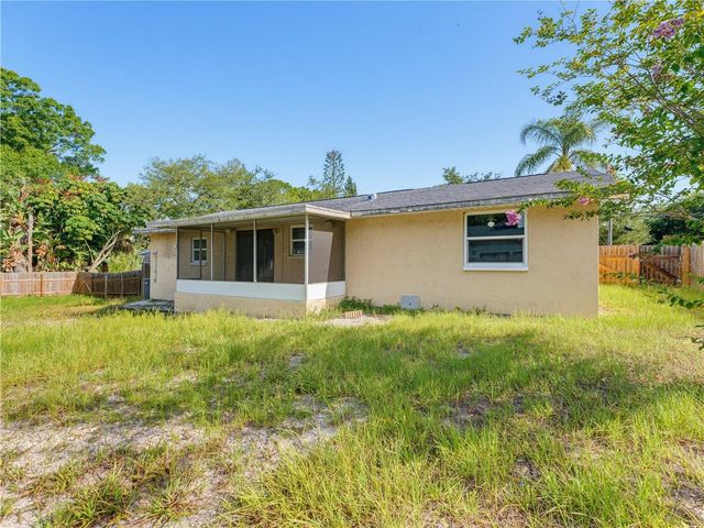 1116 E OAKWOOD STREET, Tarpon Springs, FL 34689