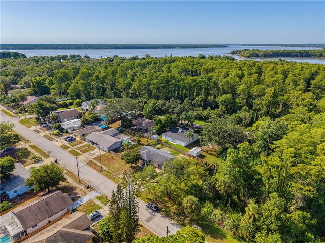 1116 E OAKWOOD STREET, Tarpon Springs, FL 34689