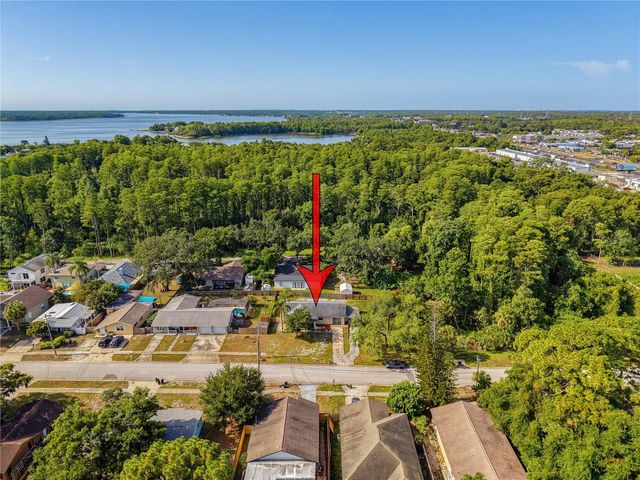 1116 E OAKWOOD STREET, Tarpon Springs, FL 34689